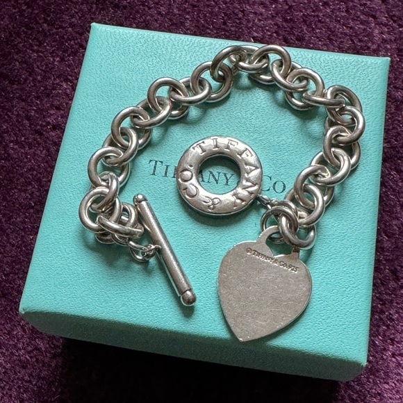 ❌SOLD❌ Return to Tiffany Heart Tag Toggle Bracelet
in Silver 8” - Picture 3 of 6